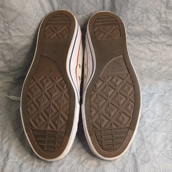 Converse Chuck Taylor All Star Low Top Sneakers. - Picture 7 of 16